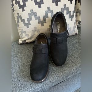 Eastland black suede shoes